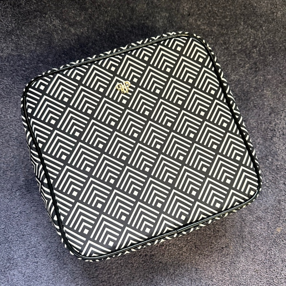 PurseN Medium Toiletry Case